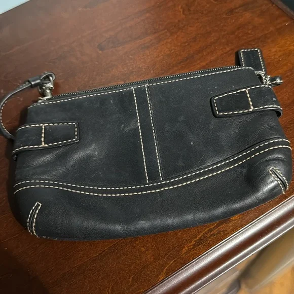 Vintage Authentic Coach Black Leather Buckle Wristlet Clutch Y2K - Picture 2 of 3